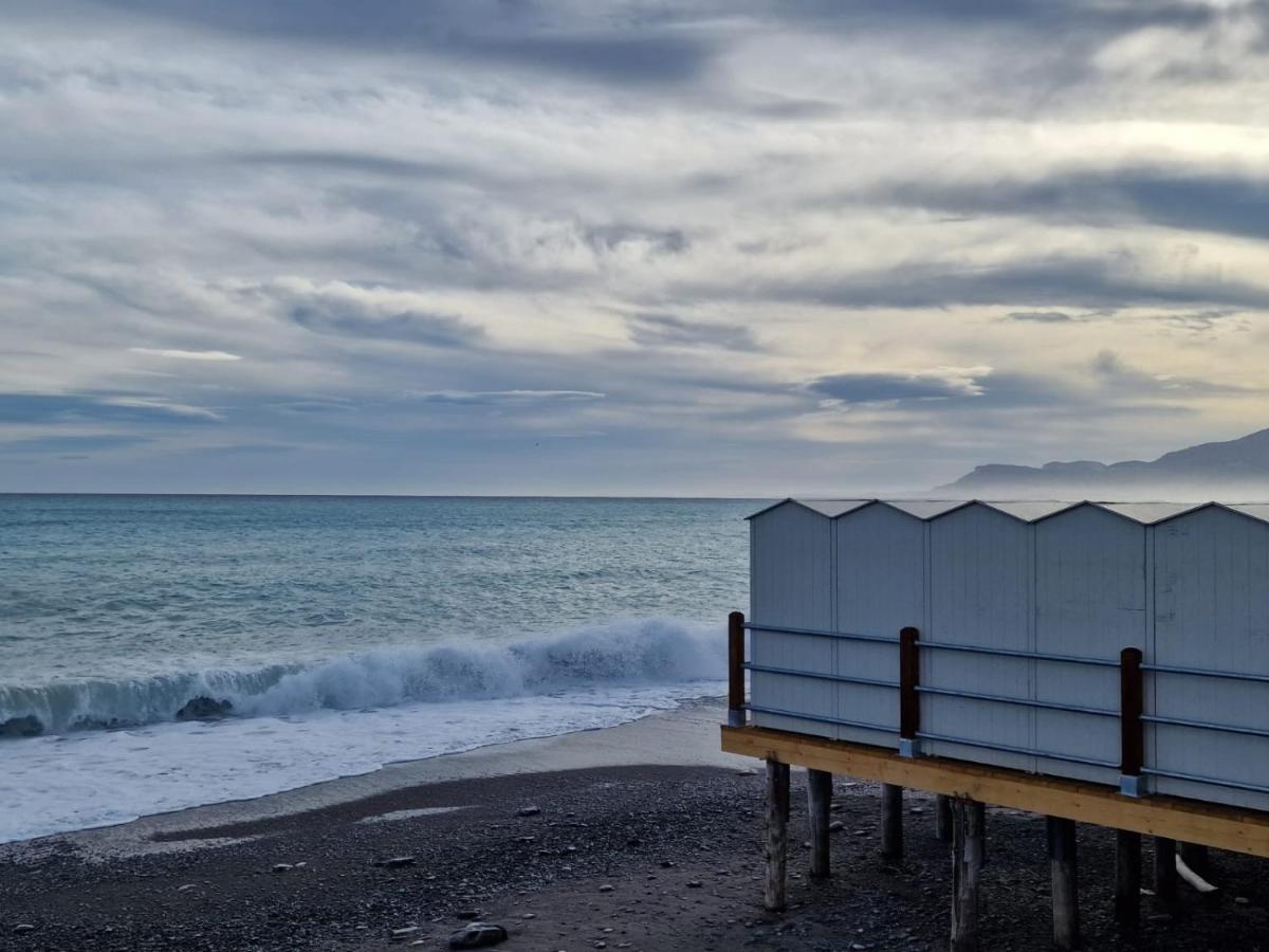 Casa Serena 12 Bordighera Exteriör bild
