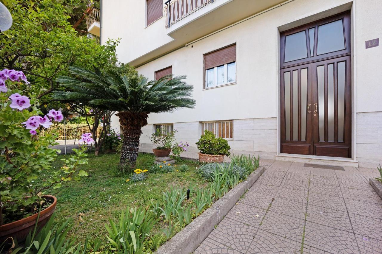 Casa Serena 12 Bordighera Exteriör bild