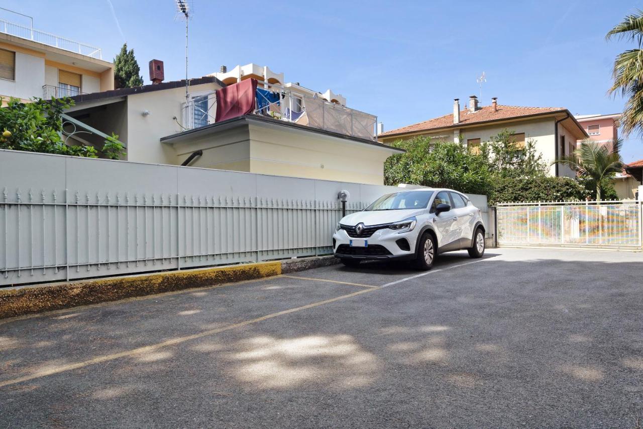 Casa Serena 12 Bordighera Exteriör bild